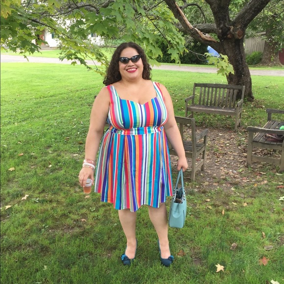 Meet your Posher, Loretta - Picture 5 of 6